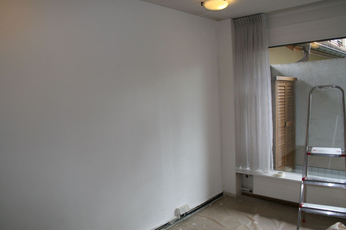 Le mur encore tout blanc